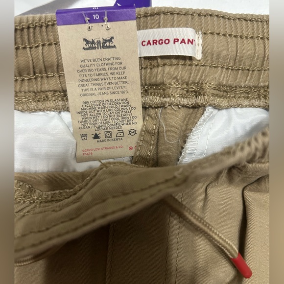 Levi’s youth cargo pants size 10 NWT tan - Picture 5 of 6